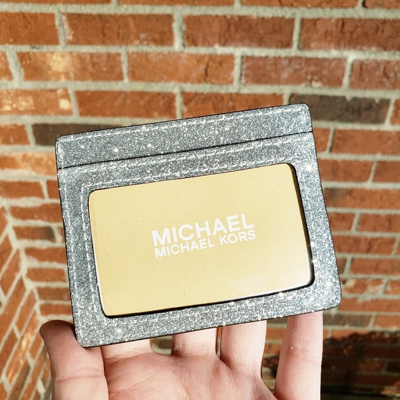 🌺NWOT Michael Kors Giftables card holder silver - Picture 4 of 5